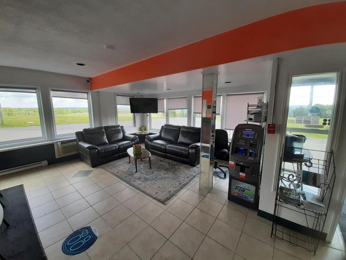 Howard Johnson By Wyndham Woodstock Nb Ngoại thất bức ảnh