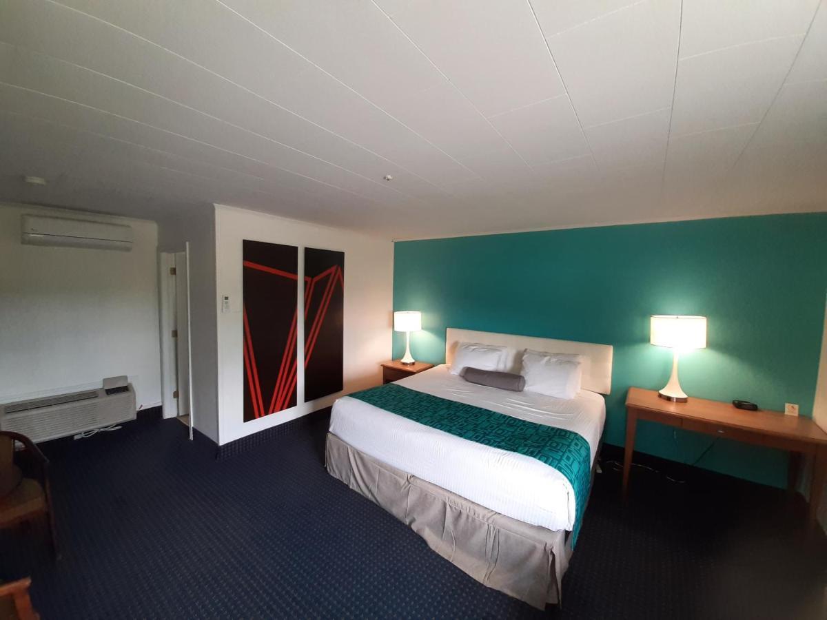 Howard Johnson By Wyndham Woodstock Nb Ngoại thất bức ảnh