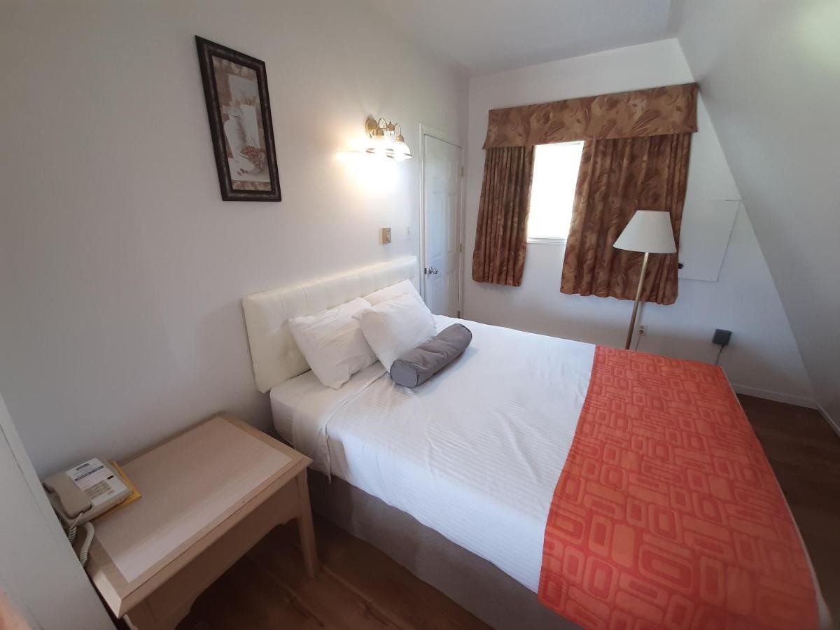 Howard Johnson By Wyndham Woodstock Nb Ngoại thất bức ảnh