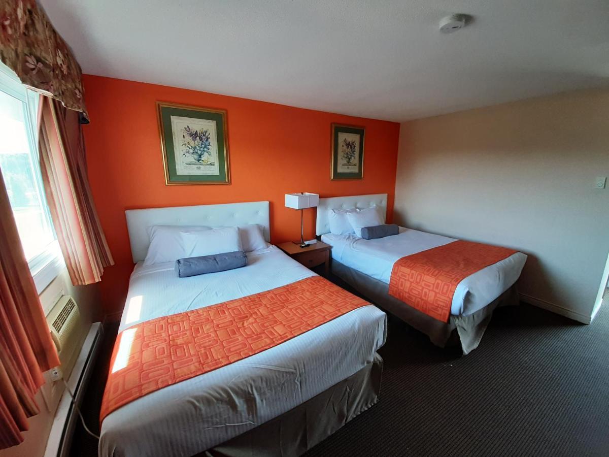 Howard Johnson By Wyndham Woodstock Nb Ngoại thất bức ảnh