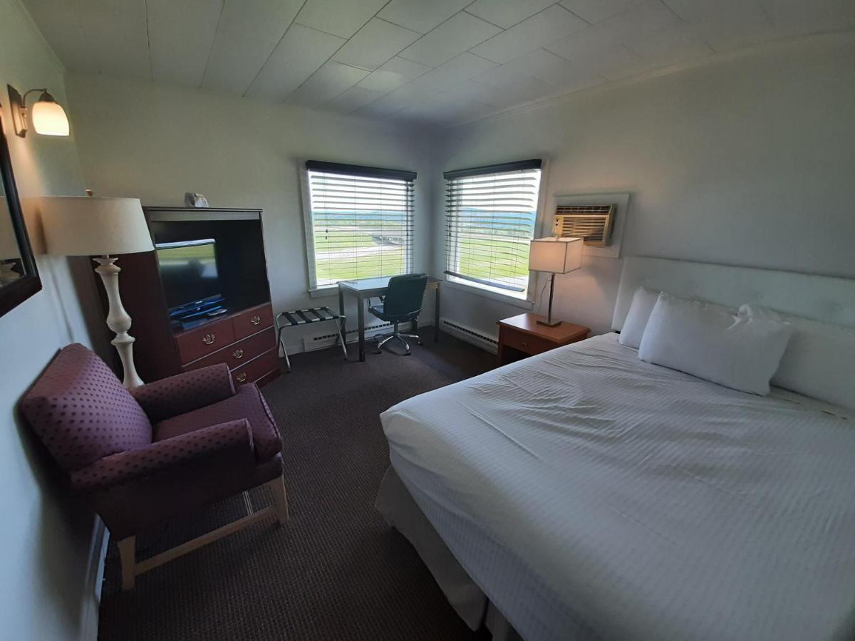 Howard Johnson By Wyndham Woodstock Nb Ngoại thất bức ảnh