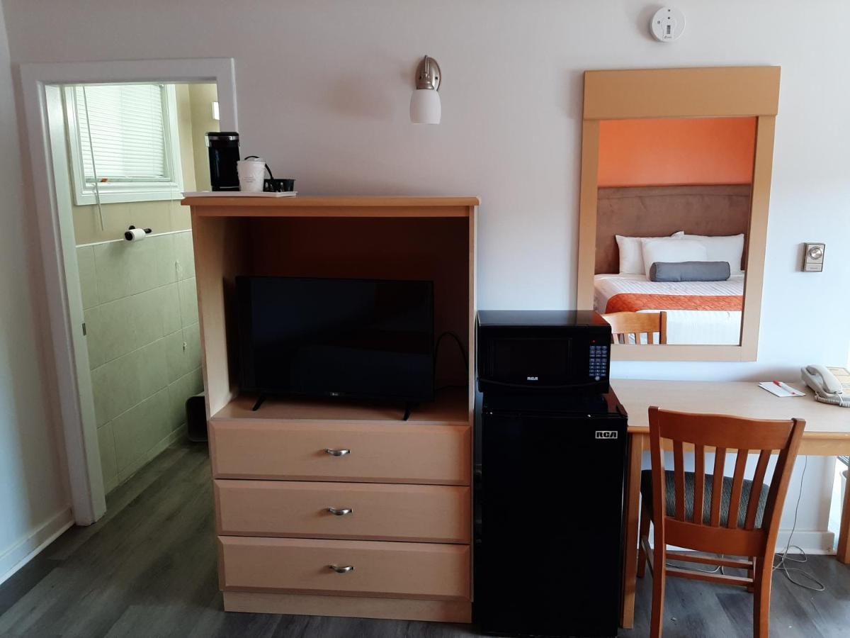 Howard Johnson By Wyndham Woodstock Nb Ngoại thất bức ảnh
