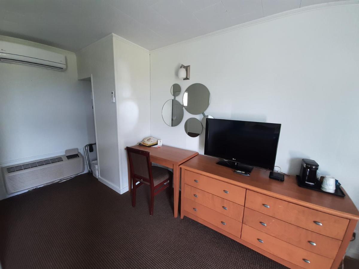 Howard Johnson By Wyndham Woodstock Nb Ngoại thất bức ảnh