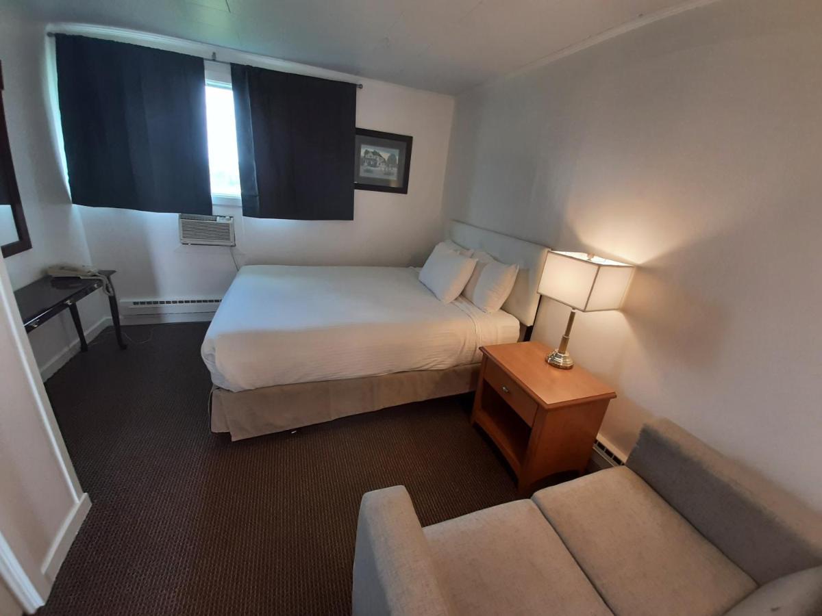 Howard Johnson By Wyndham Woodstock Nb Ngoại thất bức ảnh