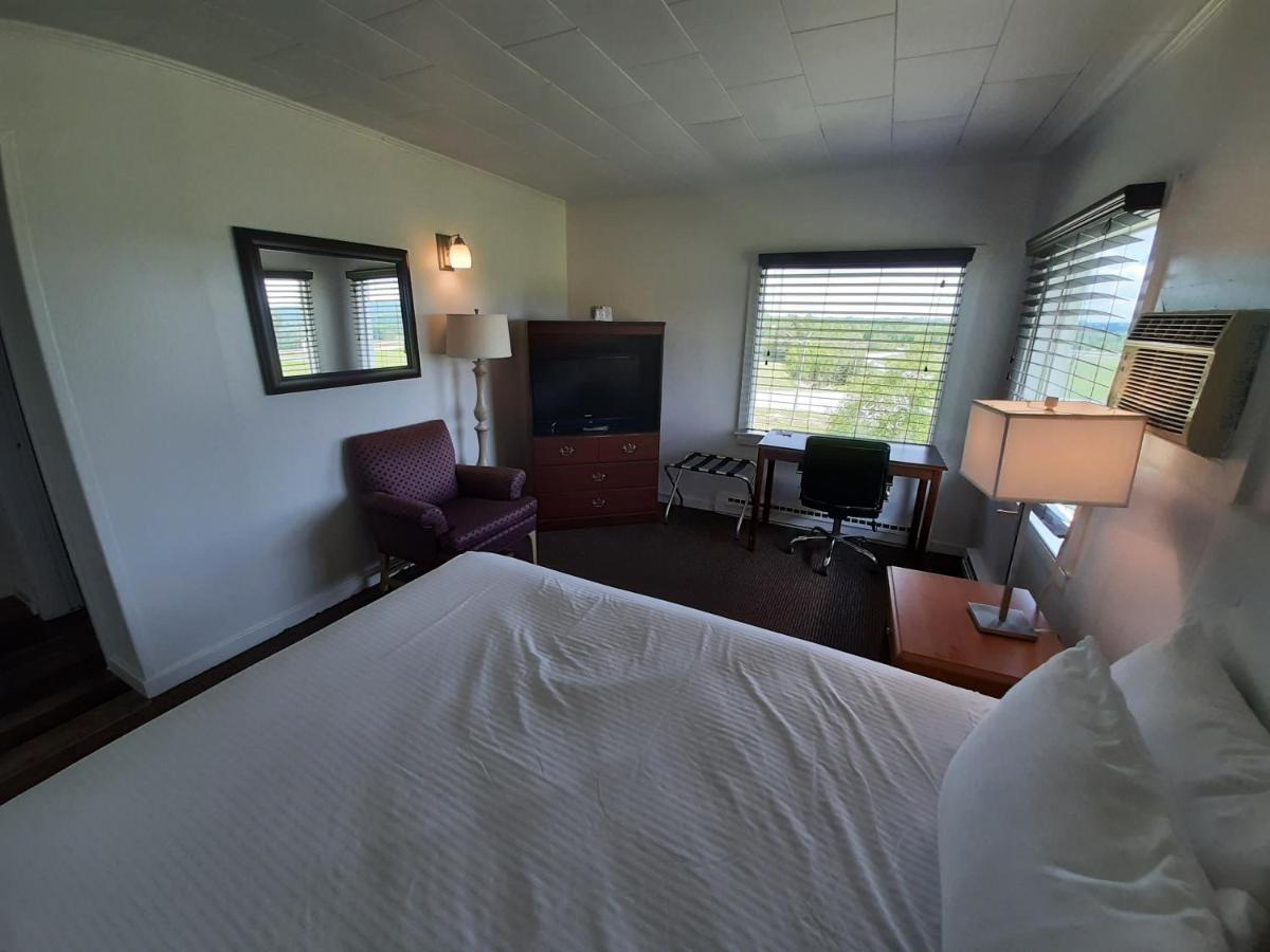 Howard Johnson By Wyndham Woodstock Nb Ngoại thất bức ảnh