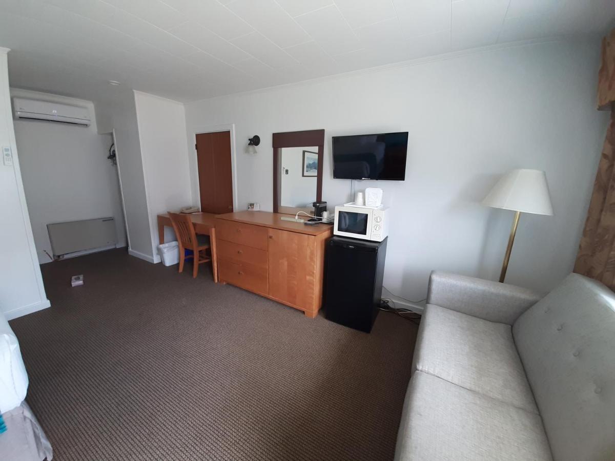 Howard Johnson By Wyndham Woodstock Nb Ngoại thất bức ảnh