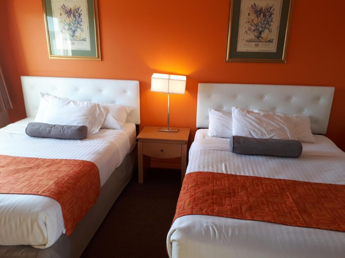 Howard Johnson By Wyndham Woodstock Nb Ngoại thất bức ảnh