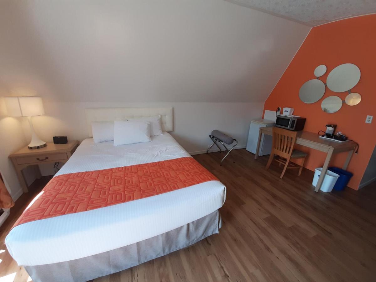 Howard Johnson By Wyndham Woodstock Nb Ngoại thất bức ảnh