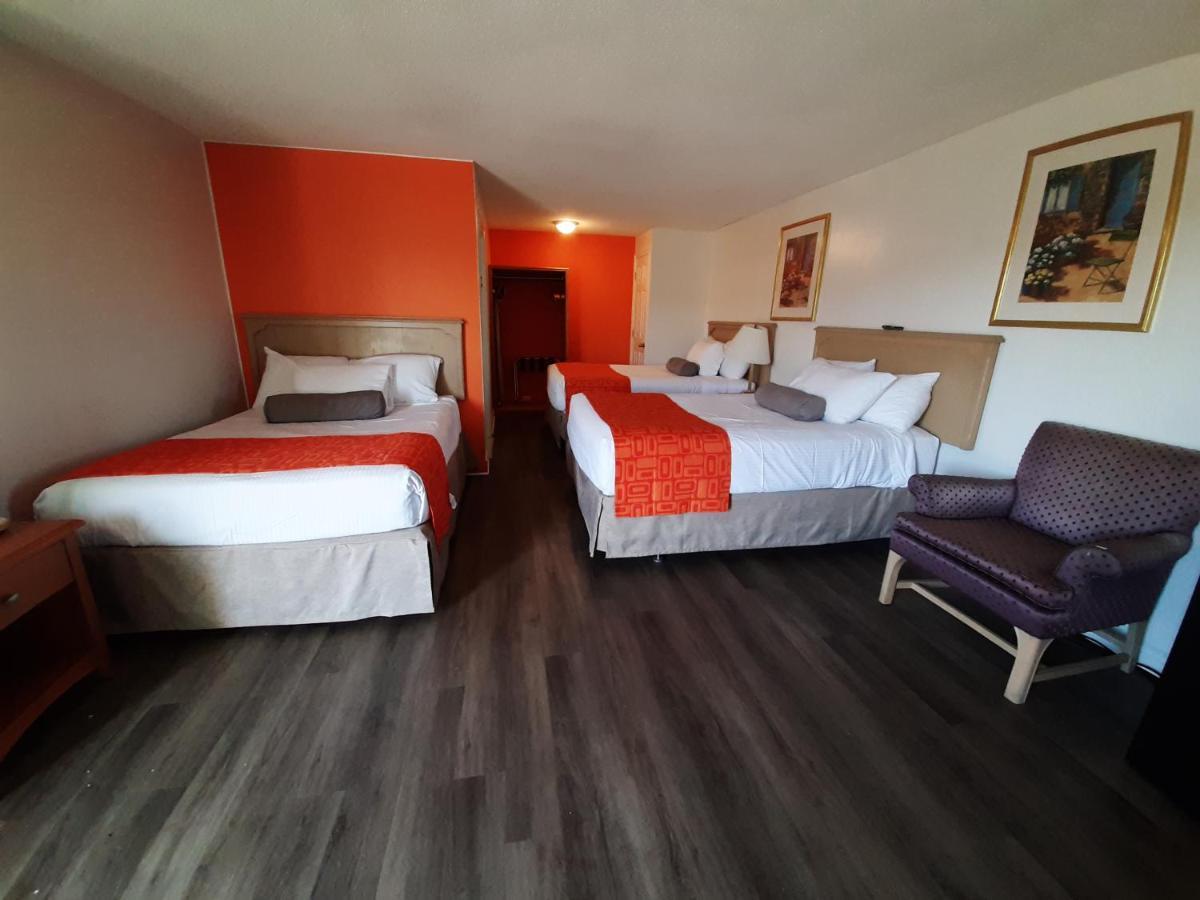 Howard Johnson By Wyndham Woodstock Nb Ngoại thất bức ảnh